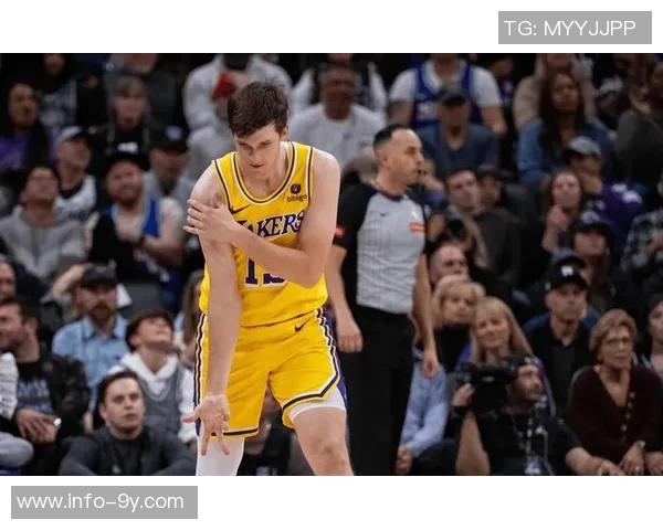 里夫斯谈第三节表现不佳强调需提升能量以改善球队状态