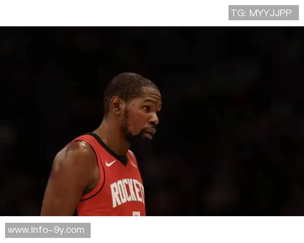 杜兰特表现稳定半场8投5中贡献11分5助攻助力球队争胜 杜兰特表现稳定半场8投5中贡献11分5助攻助力球队争胜