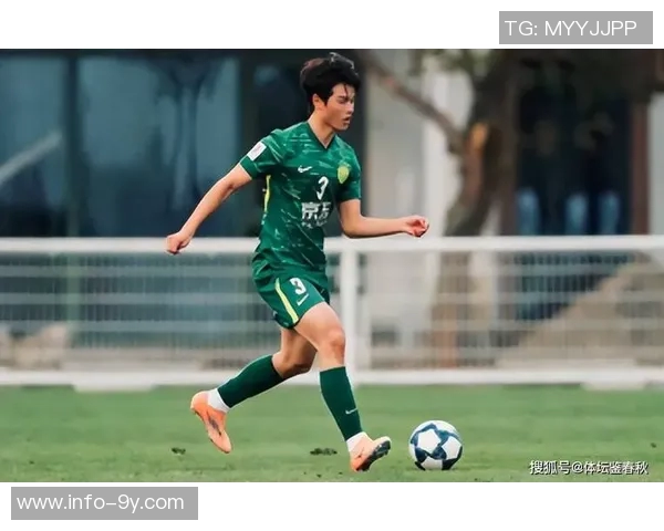 国安队李磊因右大腿肌肉拉伤预计缺阵四周球队面临人员紧张局面